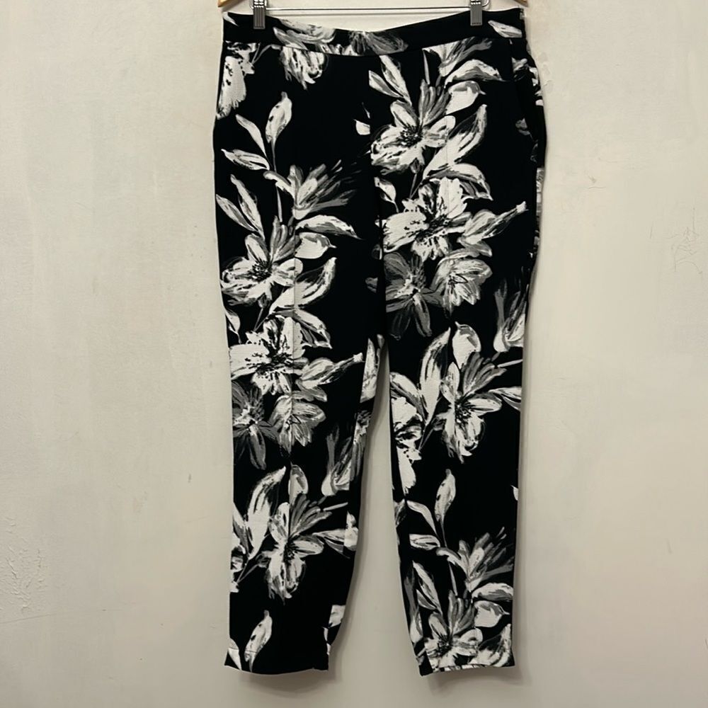 Katherine Barclay black white gray floral pull on pants Size 12 EUC